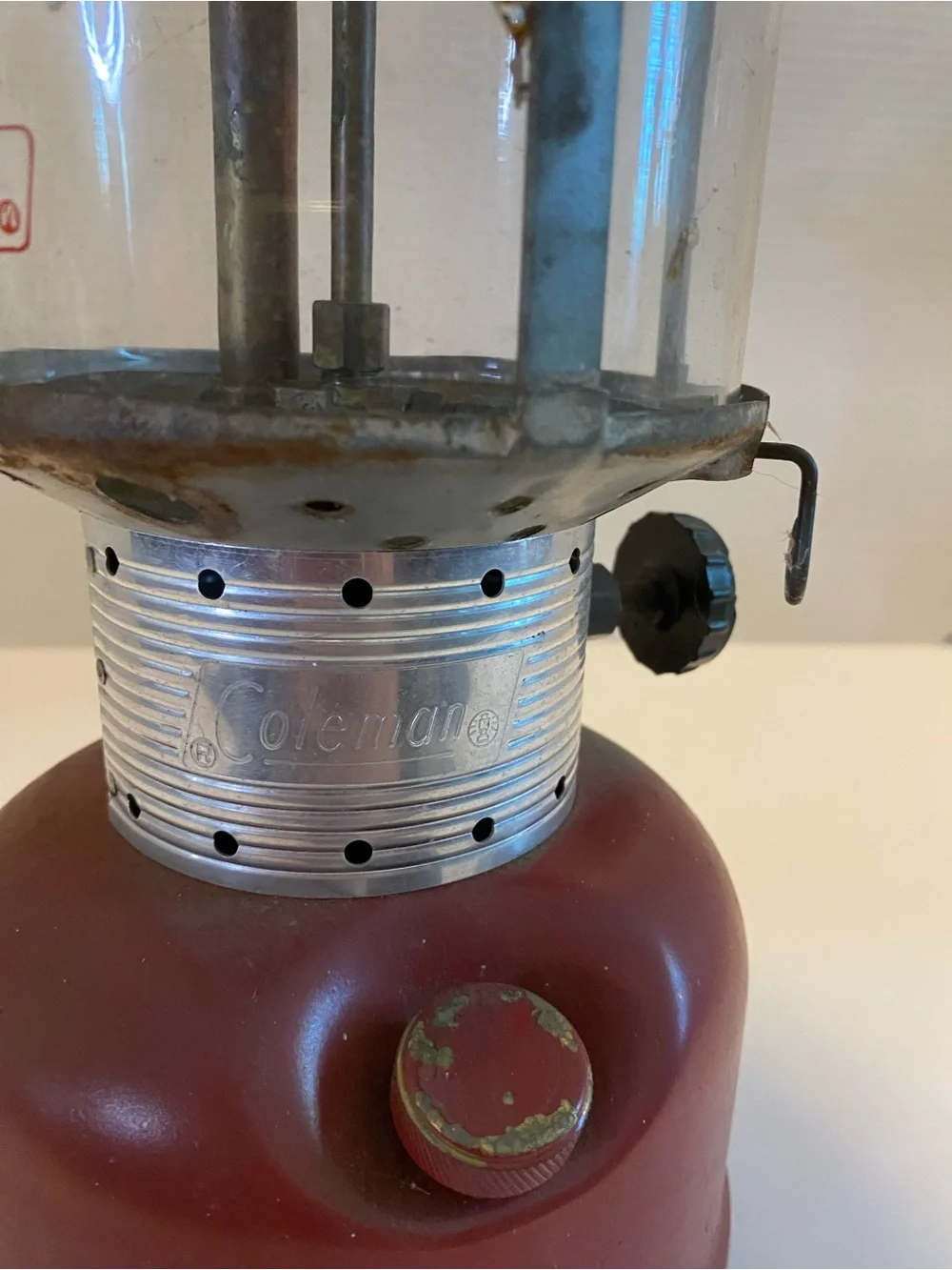 Coleman Lantern Big Hat 228E Double Mantle Green & Red With Bail Handle